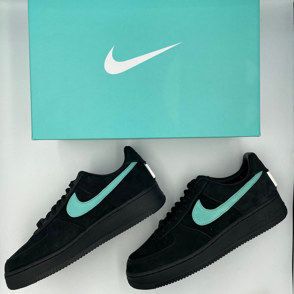 Tiffany & Co. × Nike Air Force 1 Low 