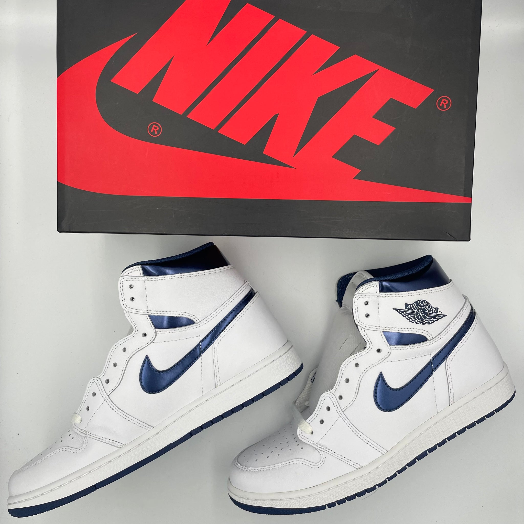 Nike Air Jordan 1 Retro High OG White/Metallic Navy 555088-106 