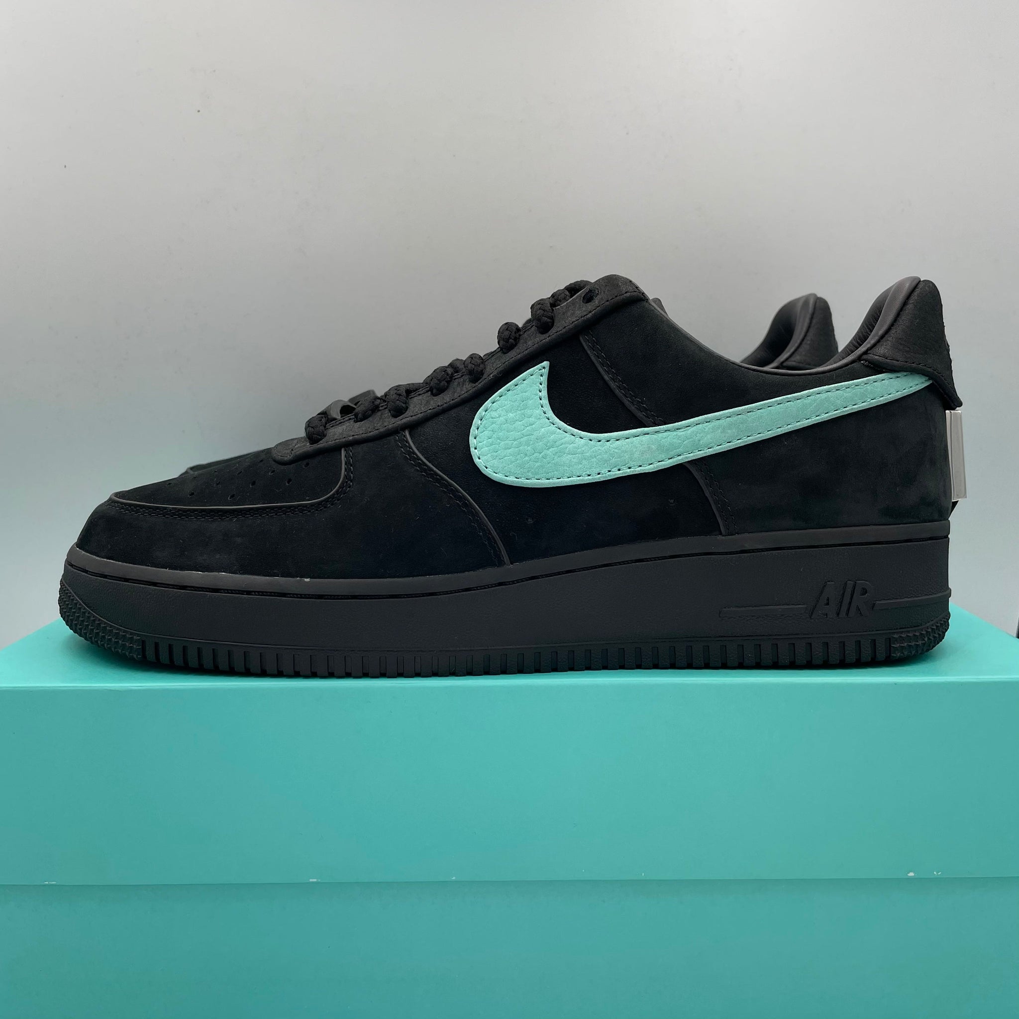 Tiffany & Co. × Nike Air Force 1 Low 