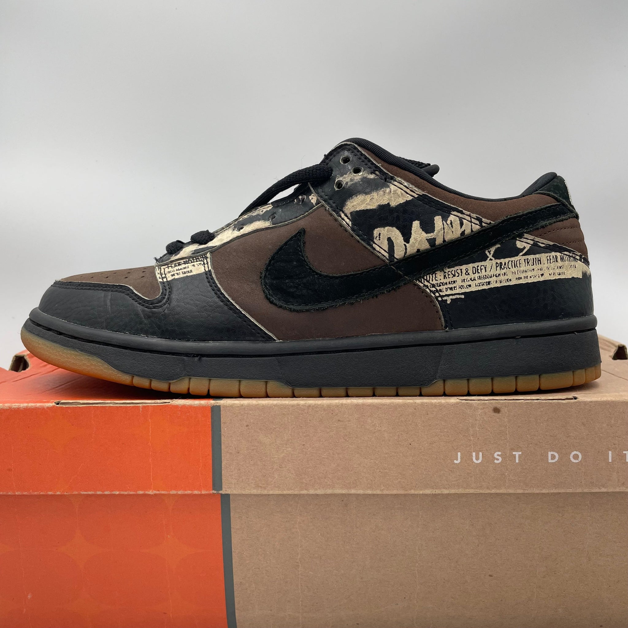 ターブル、ウィス Travis Scott × Nike Zoom Field Jaxx 