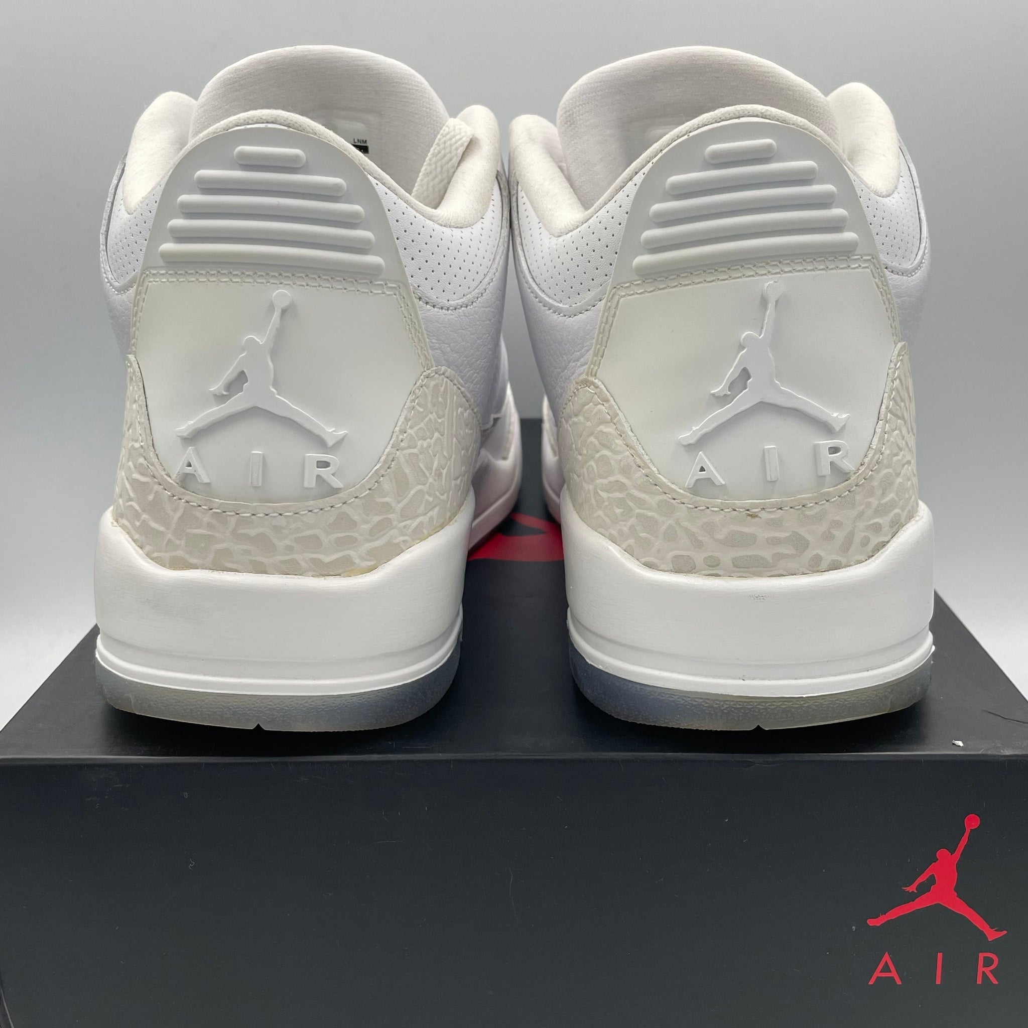 5F40FD96-BDB9-4F19-9A76-