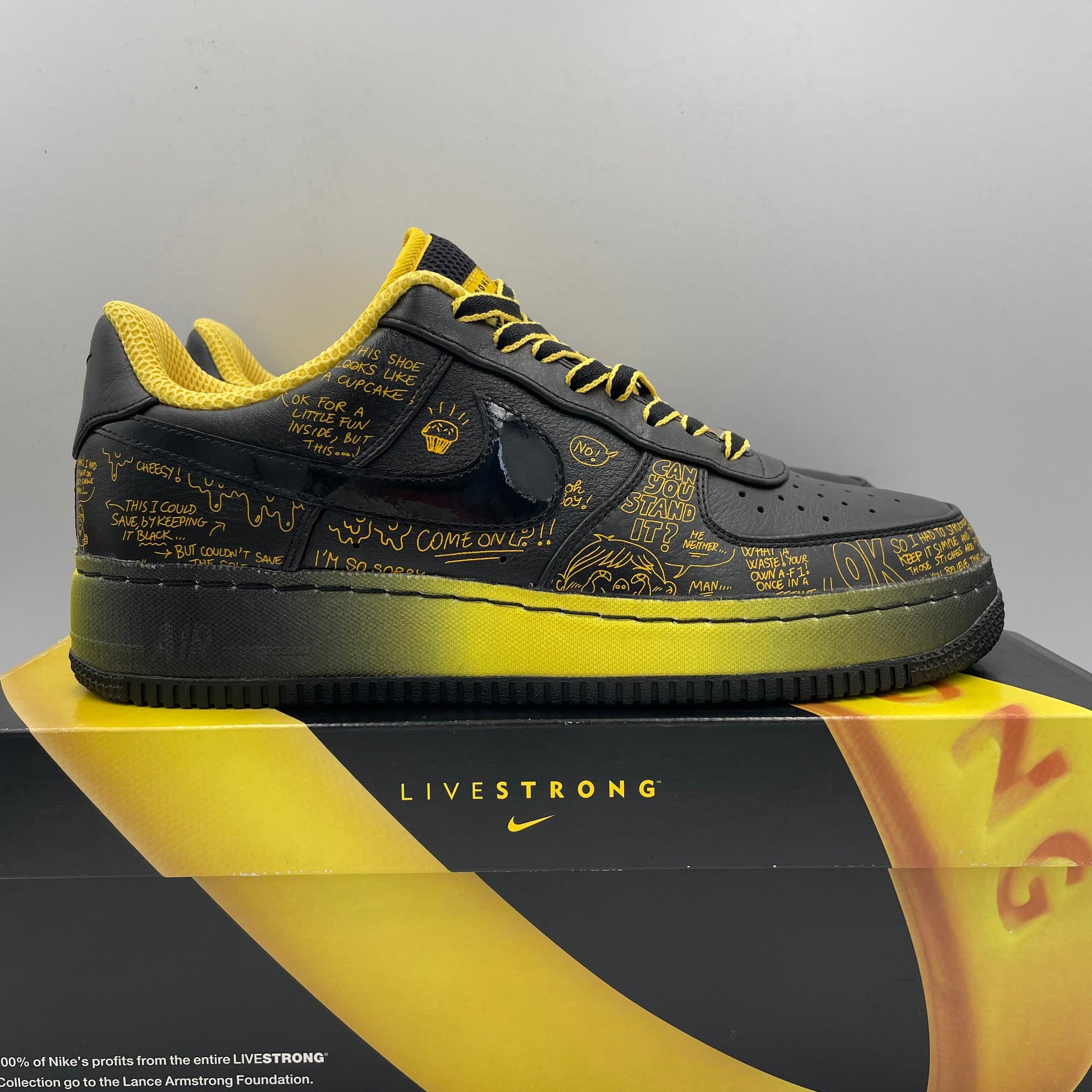 スニーカー LIVESTRONG x Busy P x NIKE Air Force 1 SPRM LOW 'Busy P' LIVESTRONG x Busy P x NIKE Air Force 1 SPRM LOW 'Busy P