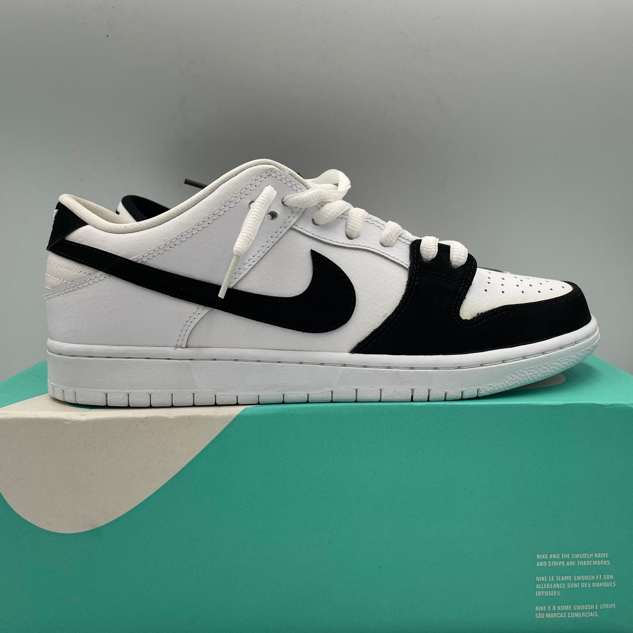 Nike SB Dunk Low 